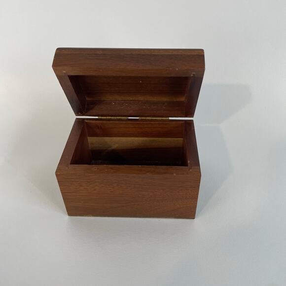 Solid American Walnut Trinket Box Pioneer Scene Laser Engraved USA 4"x3"x1.5" - Picture 8 of 9